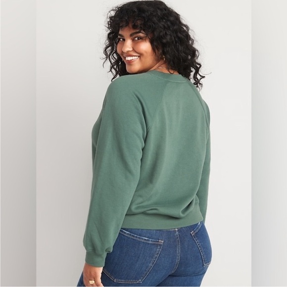 NWOT Old Navy Vintage Green Sweatshirt - Picture 2 of 10